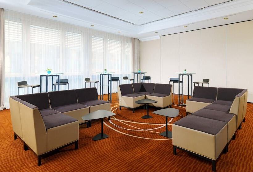 Отель Leipzig Marriott