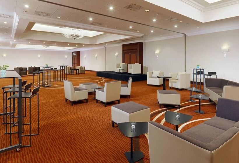 Отель Leipzig Marriott