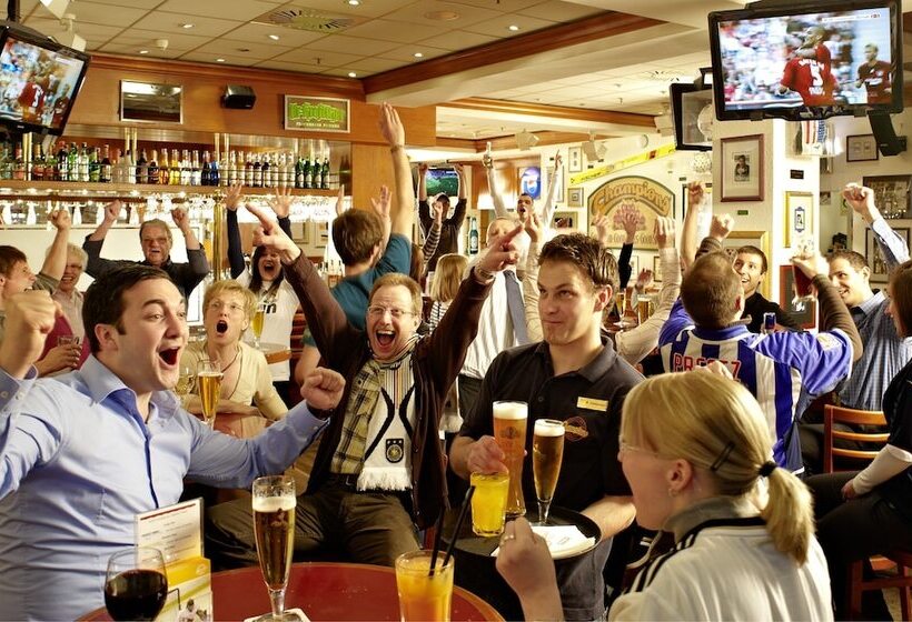 Отель Leipzig Marriott