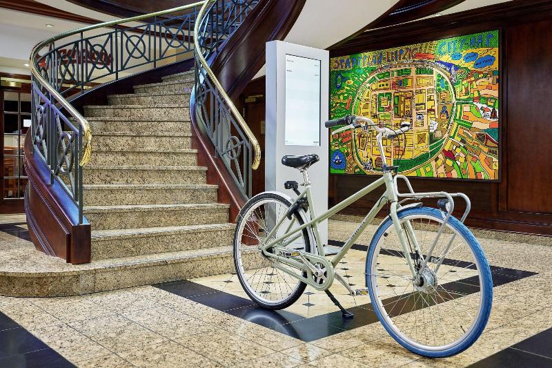 Отель Leipzig Marriott