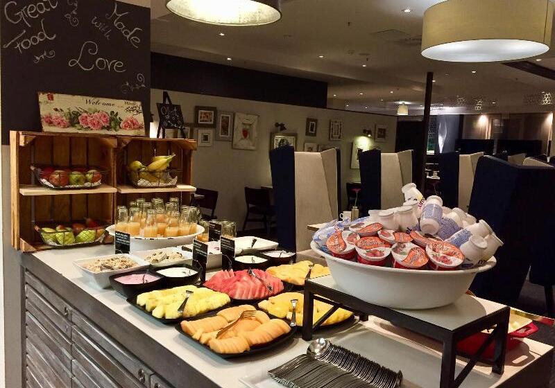 Отель Leipzig Marriott