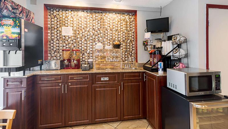 Magnuson Hotel Bradenton