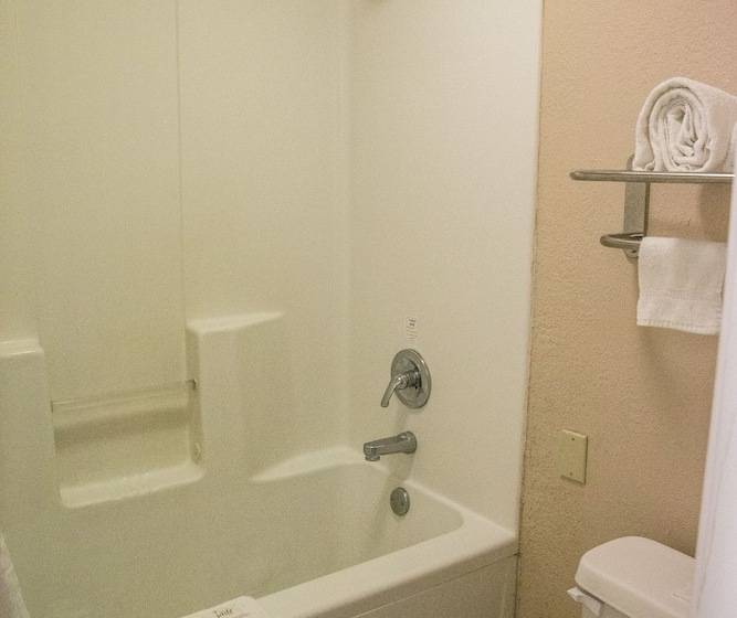 فندق Mockingbird Inn & Suites