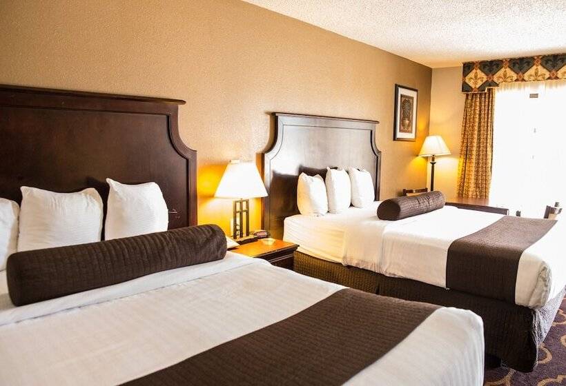 هتل Mockingbird Inn & Suites