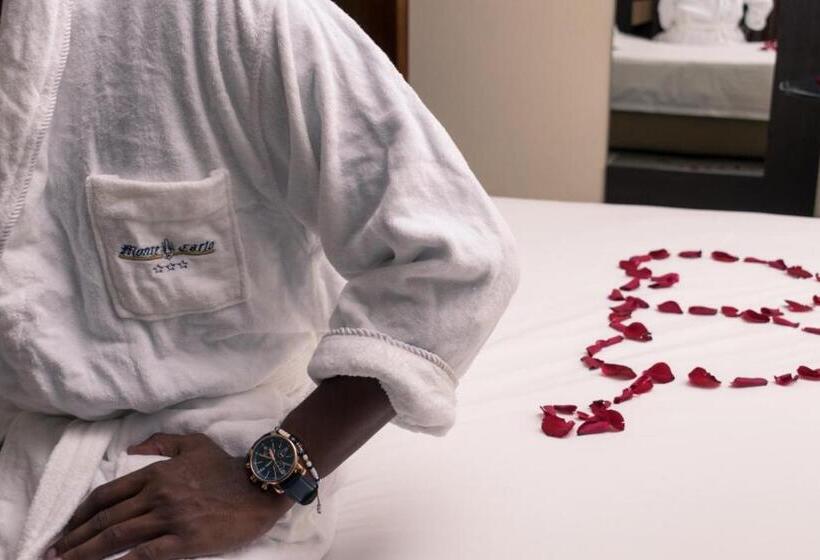 Отель Monte Carlo