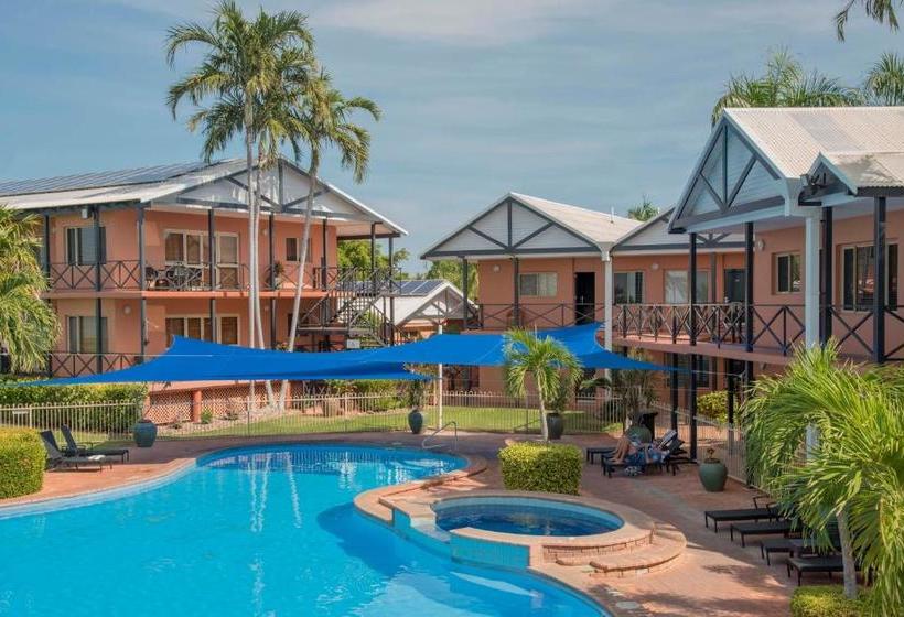 هتل Moonlight Bay Suites