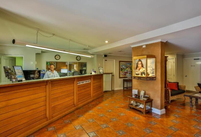 هتل Moonlight Bay Suites