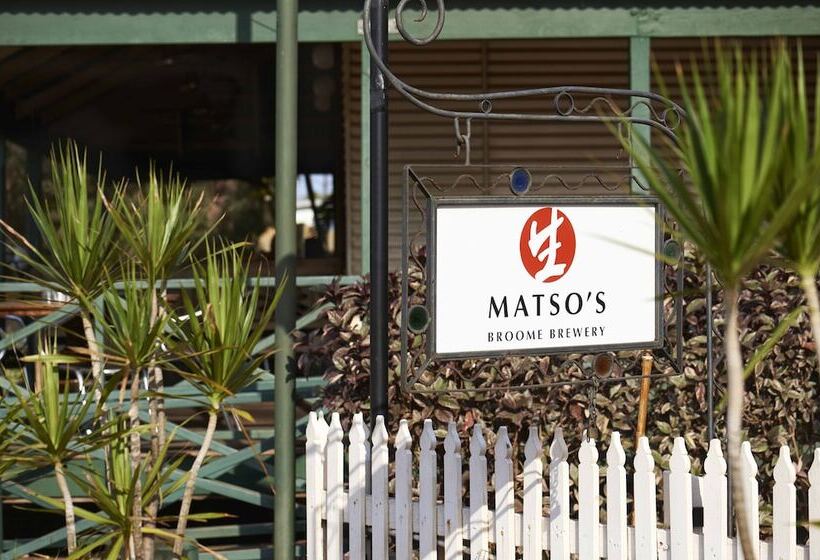 هتل Moonlight Bay Suites