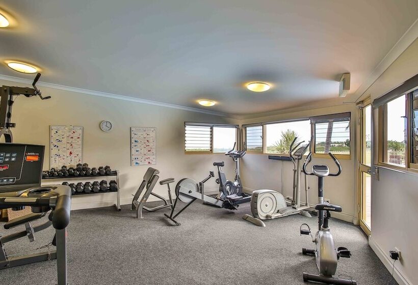 هتل Moonlight Bay Suites