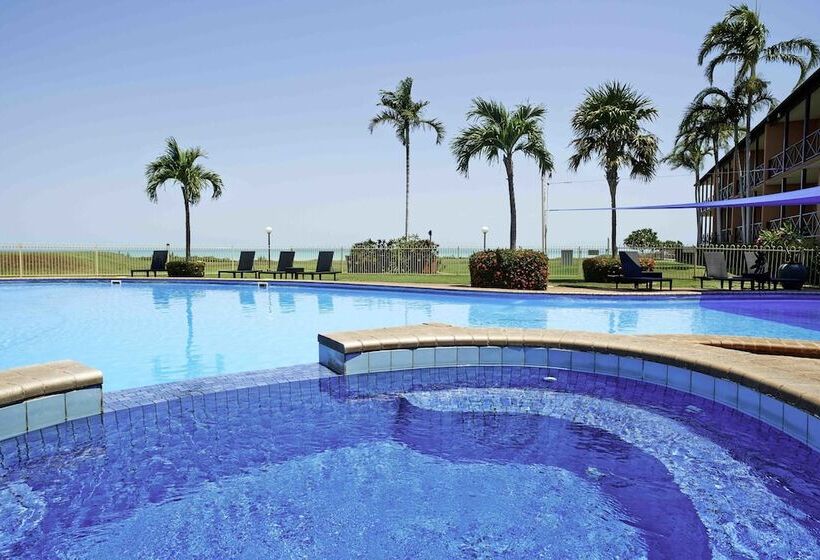 هتل Moonlight Bay Suites