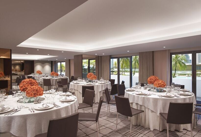 New World Makati Hotel, Manila