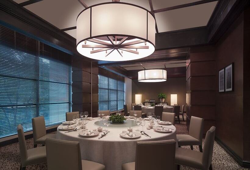 New World Makati Hotel, Manila