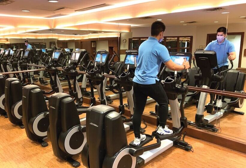 New World Makati Hotel, Manila