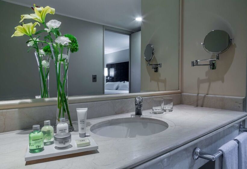 هتل NH Ciudad De Santiago