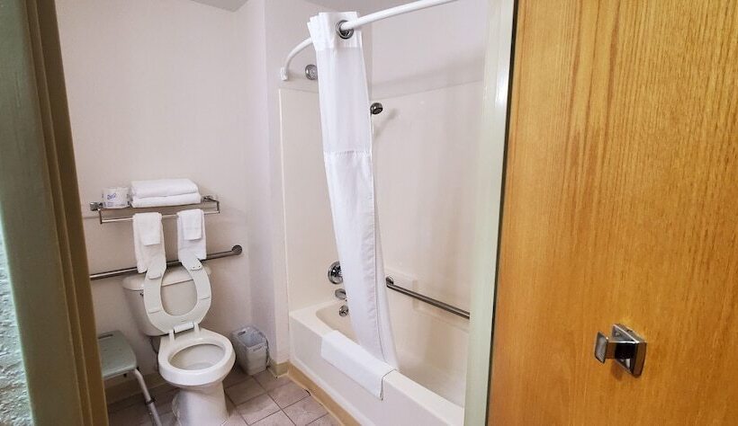 酒店 Pictured Rocks Inn And Suites