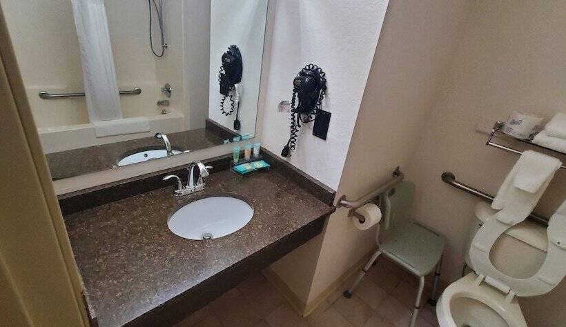 酒店 Pictured Rocks Inn And Suites