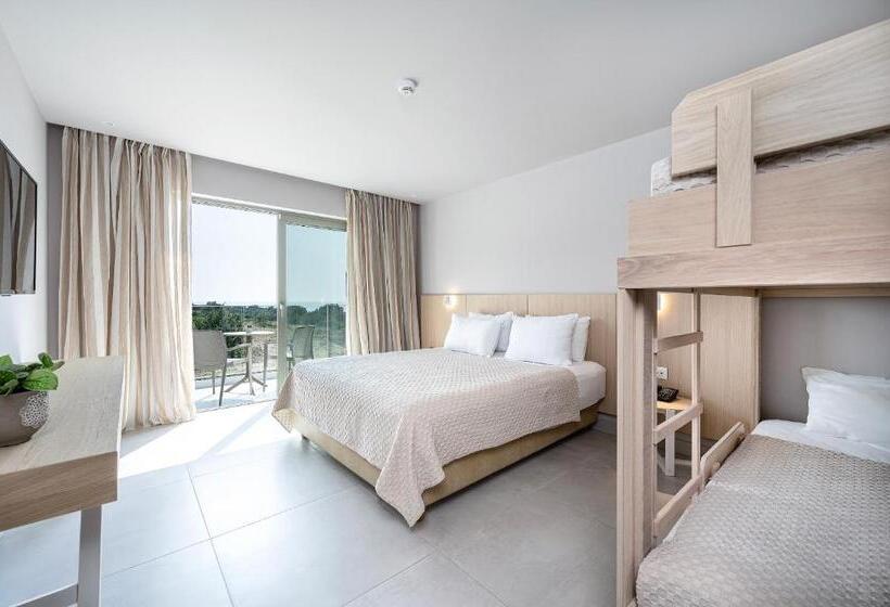 בית מלון כפרי Porto Bello Beach