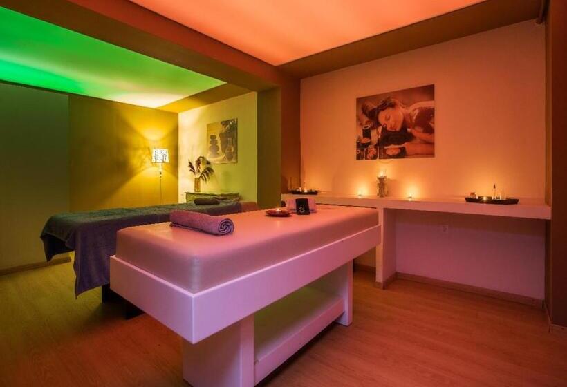 בית מלון כפרי Porto Bello Beach