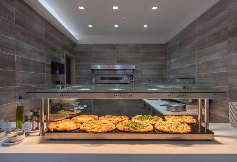 בית מלון כפרי Porto Bello Beach