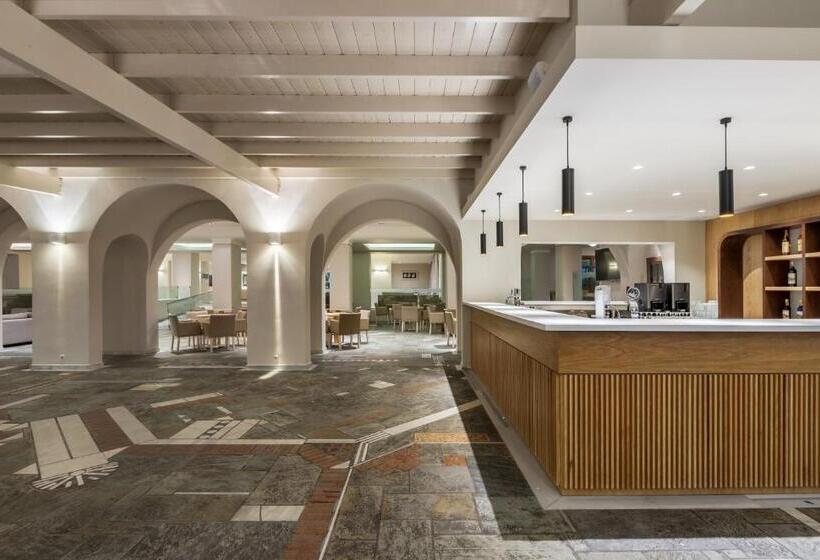 בית מלון כפרי Porto Bello Beach