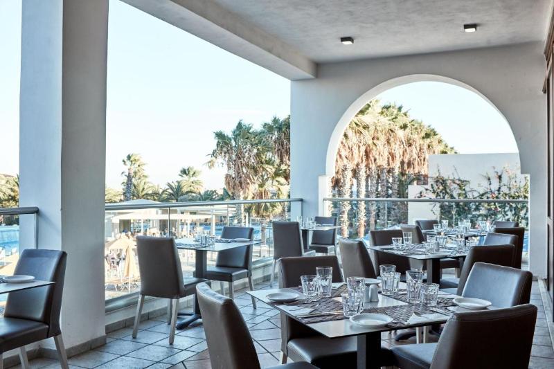 בית מלון כפרי Porto Bello Beach