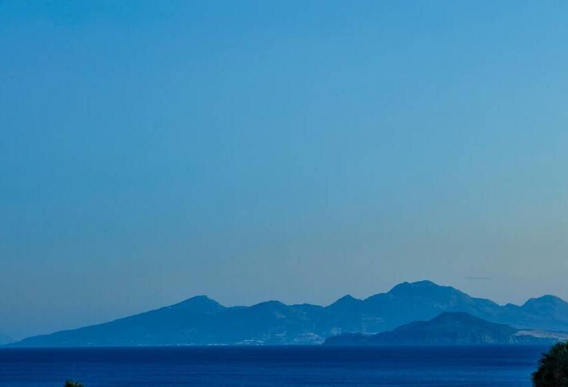 בית מלון כפרי Porto Bello Beach