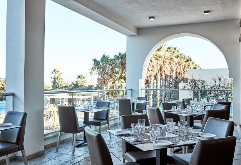 בית מלון כפרי Porto Bello Beach