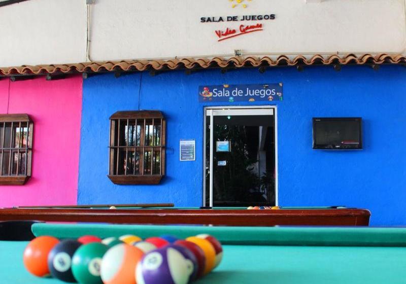 Отель Pueblo Caribe Beach Club