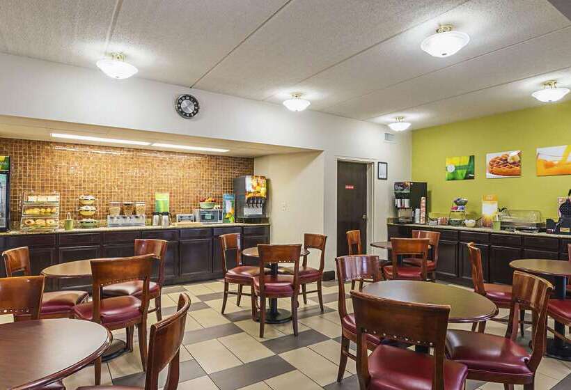 호텔 Quality Inn Airport Southeast