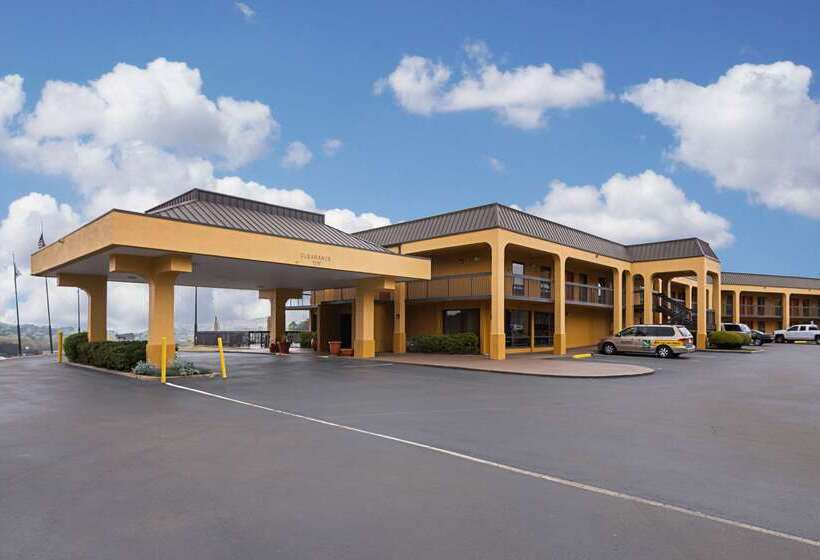هتل Quality Inn Airport  Southeast