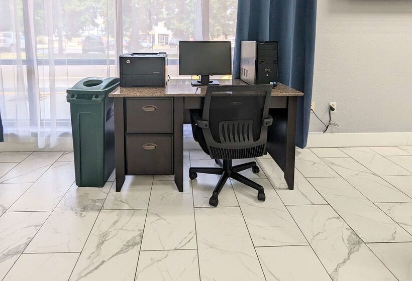 فندق Quality Inn Oak Grove Fort Campbell