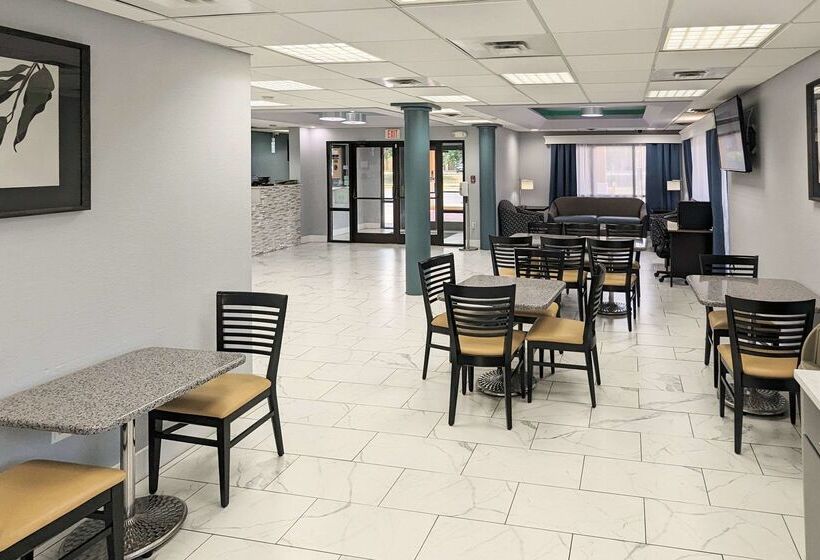 בית מלון כפרי Quality Inn Oak Grove Fort Campbell