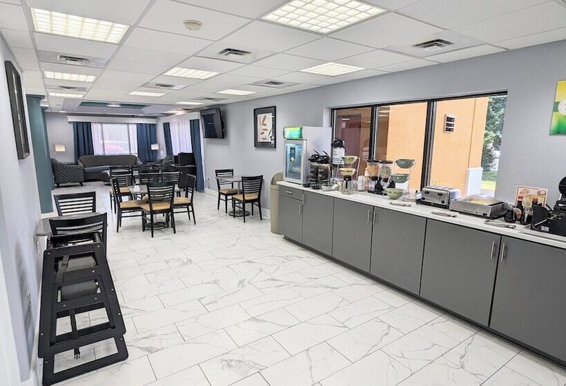 בית מלון כפרי Quality Inn Oak Grove Fort Campbell