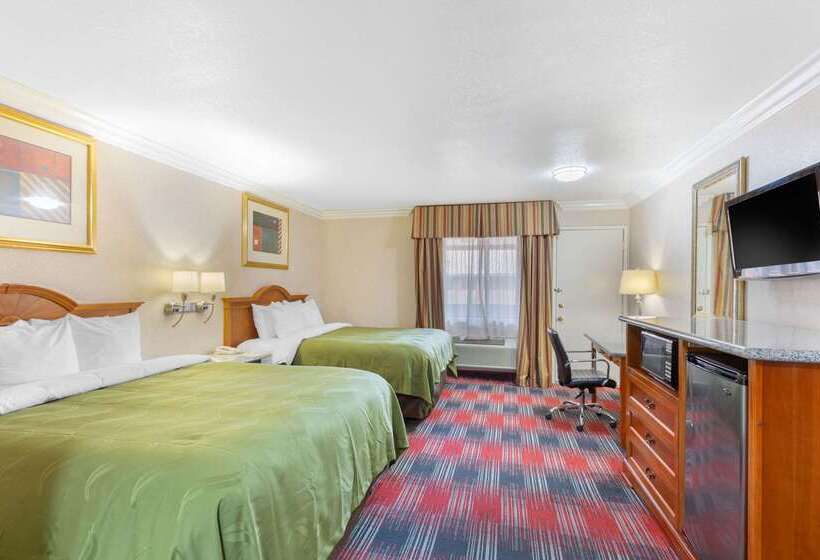 فندق Quality Inn & Suites Oceanside Near Camp Pendleton