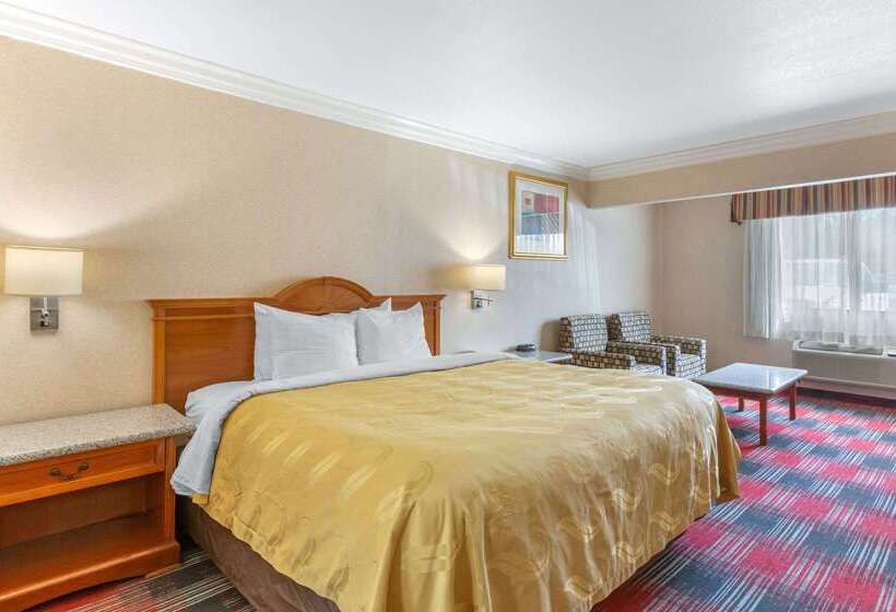 فندق Quality Inn & Suites Oceanside Near Camp Pendleton