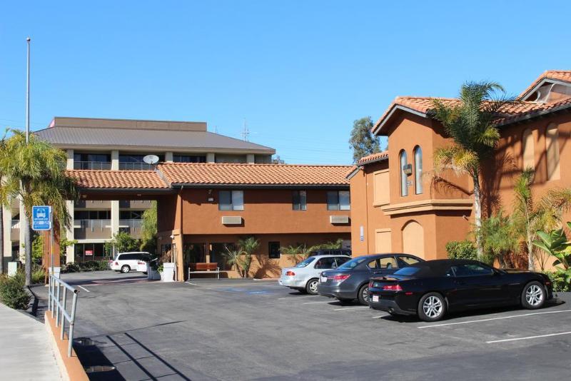 فندق Quality Inn & Suites Oceanside Near Camp Pendleton