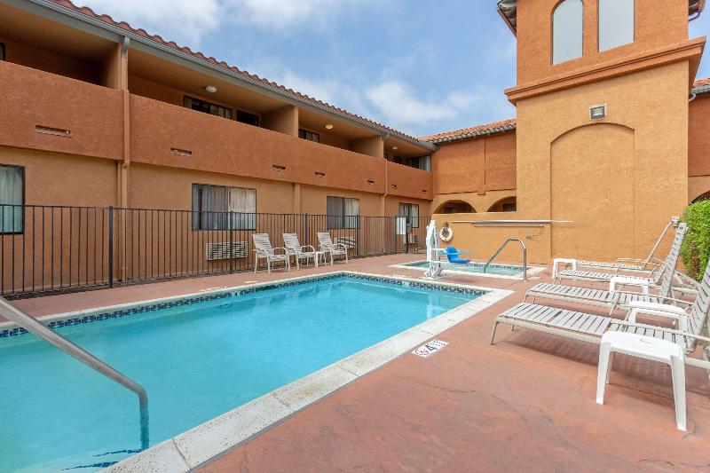 فندق Quality Inn & Suites Oceanside Near Camp Pendleton