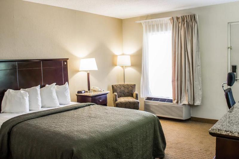 ホテル Quality Inn & Suites