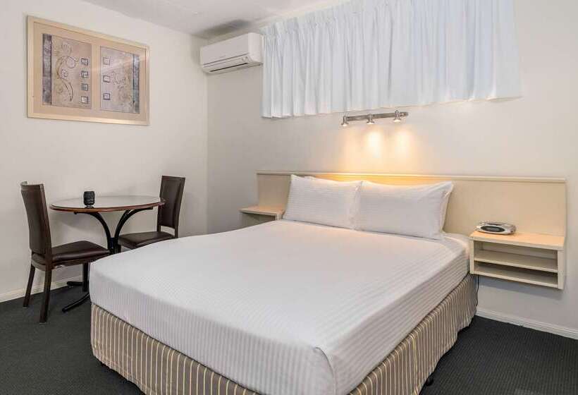 Quality Hotel Robertson Gardens