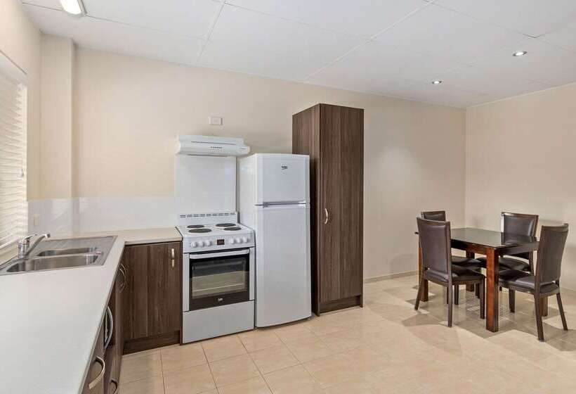 Quality Hotel Robertson Gardens