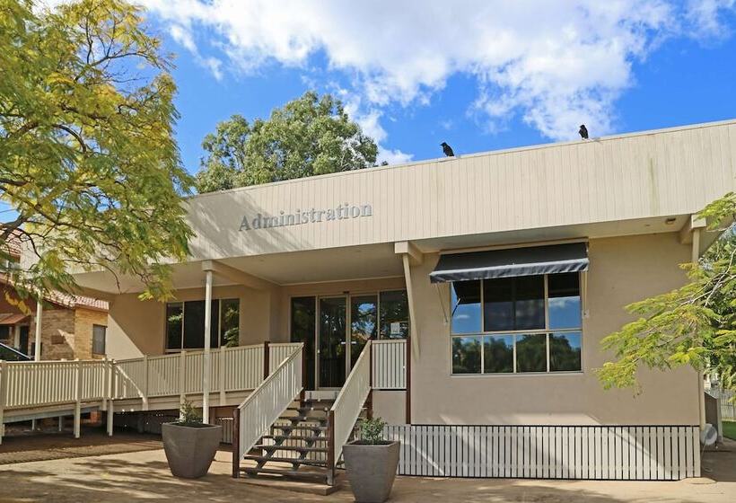 Quality Hotel Robertson Gardens