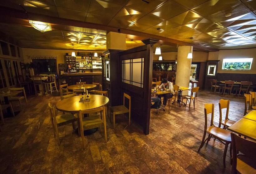 בית מלון כפרי Racek