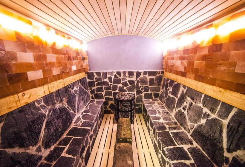 בית מלון כפרי Racek