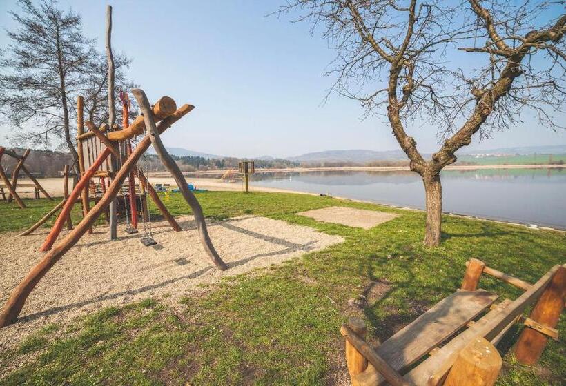 בית מלון כפרי Racek