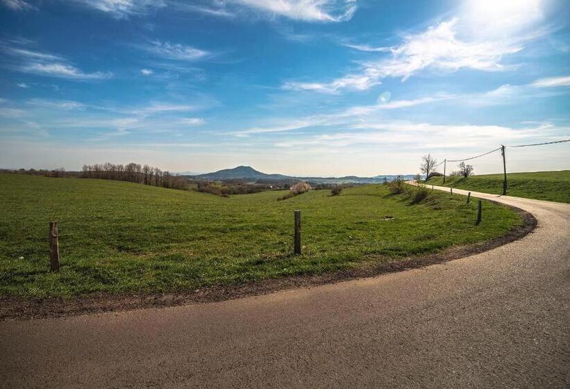 בית מלון כפרי Racek