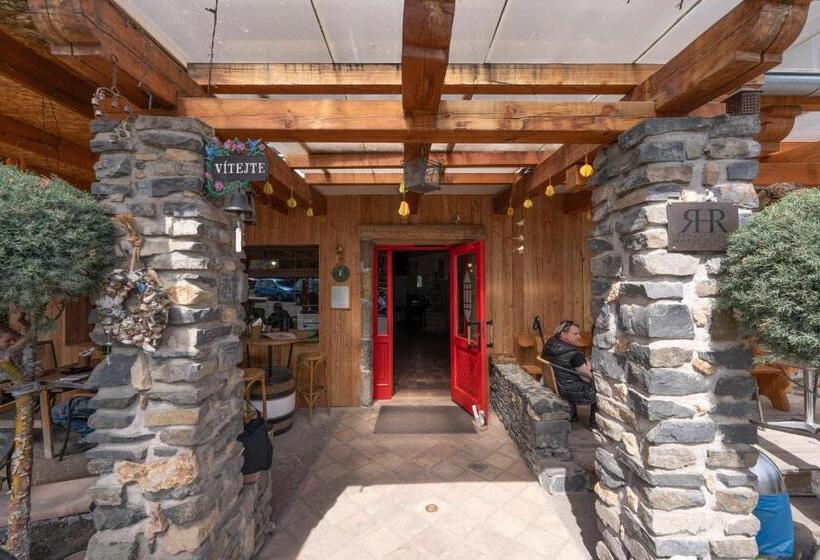 בית מלון כפרי Racek