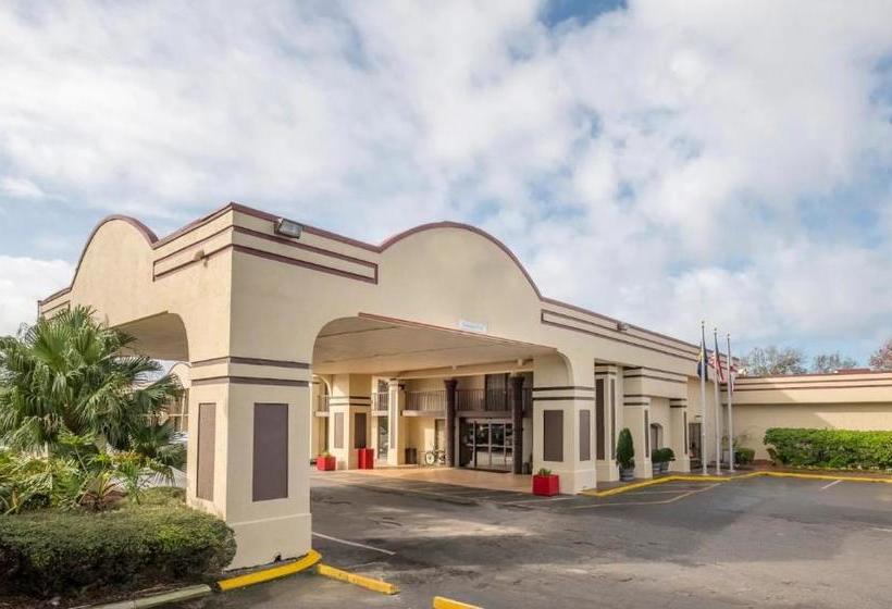 בית מלון כפרי Red Roof Inn Plus+ Neptune Beach  Jacksonville Beach