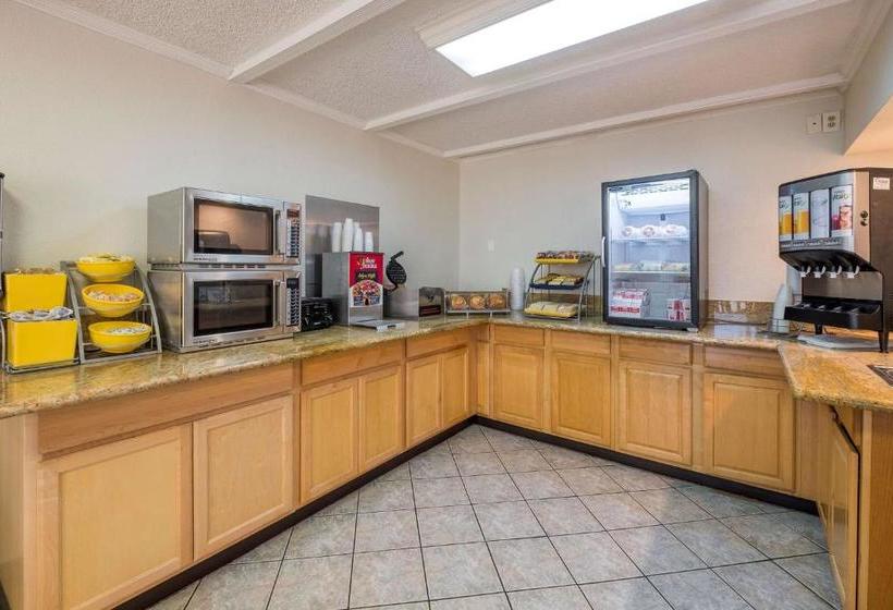 בית מלון כפרי Red Roof Inn Plus+ Neptune Beach  Jacksonville Beach