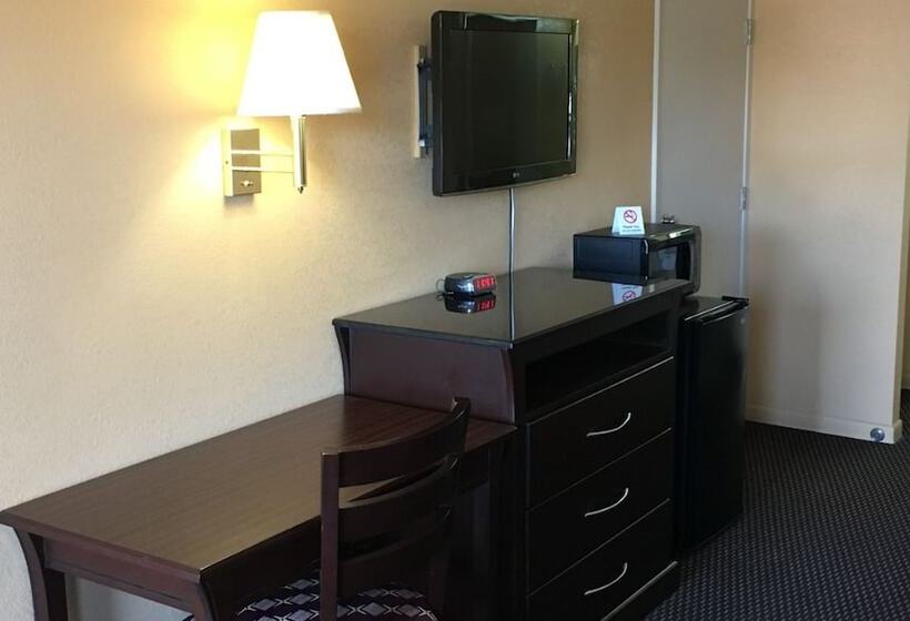 فندق Redwood Inn   White Hall