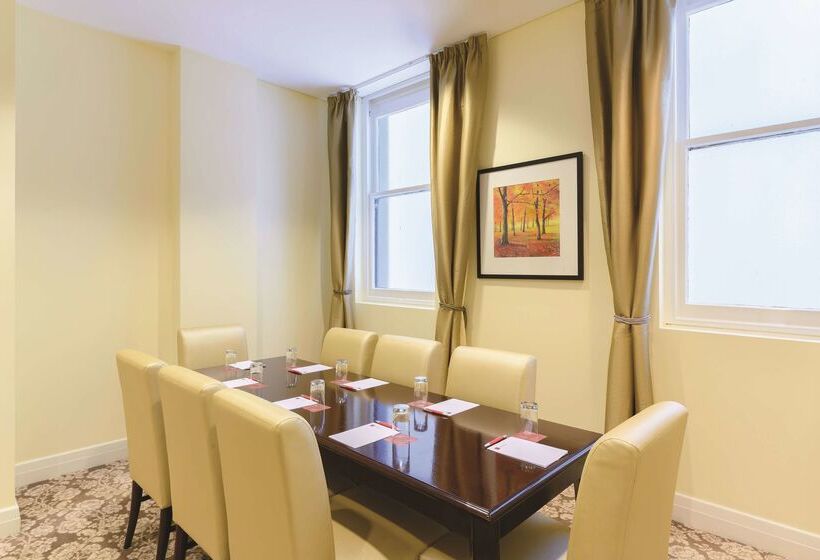 Rendezvous Hotel Melbourne